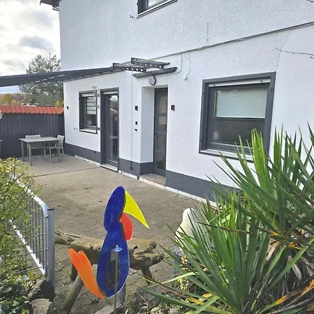 Ruhige Einliegerwohnung Mit Grosser Terrasse Lejlighed *